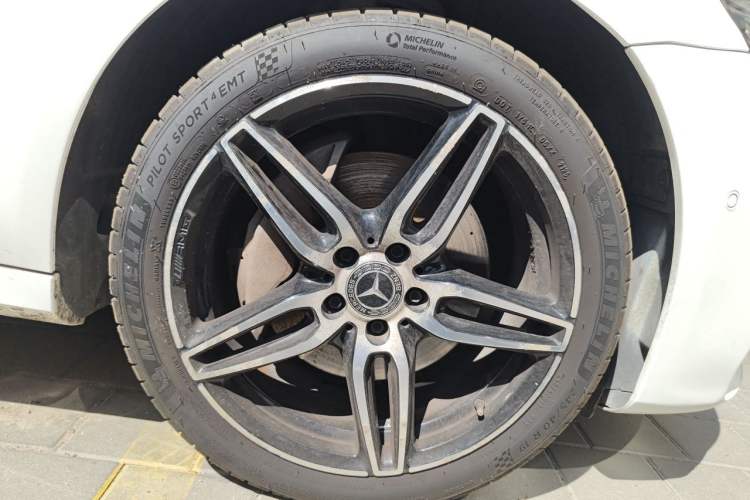 Used Mercedes-Benz E-Class 2017 E 300 Sport Edition Right Front Wheel Hub