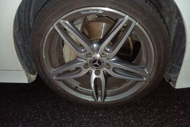 Used Mercedes-Benz E-Class 2017 E 200 4MATIC Coupe Right Front Wheel Hub