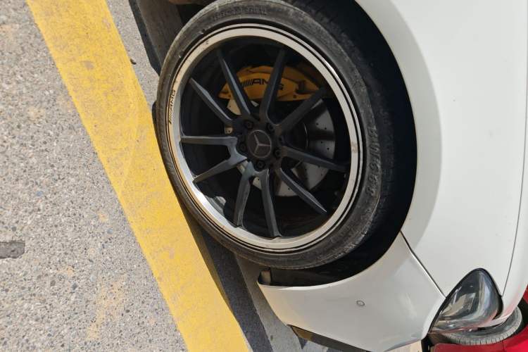 Used Mercedes-Benz E-Class 2017 E 200 Coupe Right Front Wheel Hub