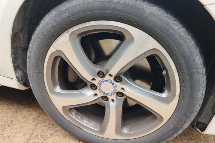 Used Mercedes-Benz E-Class 2017 E 200 L Sport 4MATIC Right Front Wheel Hub