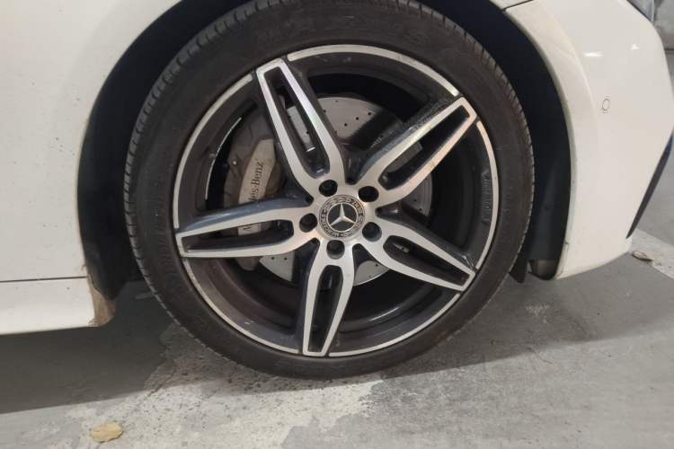 Used Mercedes-Benz E-Class 2017 E 300 Coupe Right Front Wheel Hub