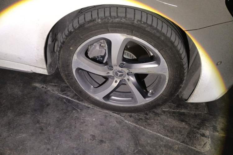 Used Mercedes-Benz E-Class 2017 E 200 L Sport 4MATIC Right Front Wheel Hub
