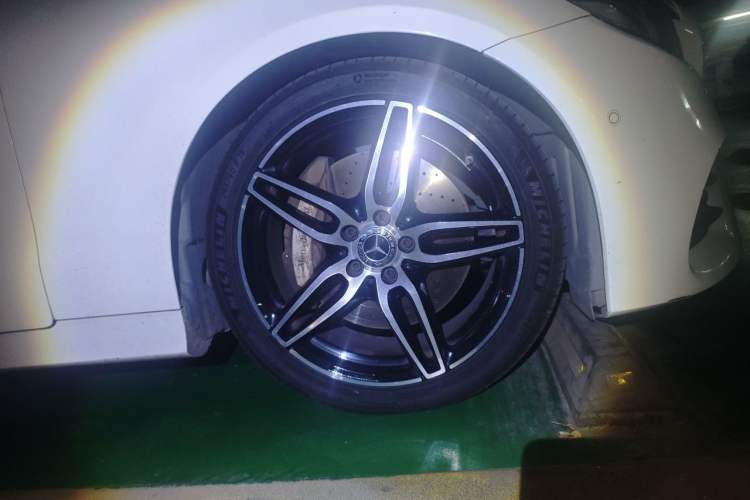 Used Mercedes-Benz E-Class 2017 E 300 Coupe Right Front Wheel Hub