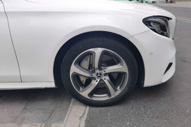 Used Mercedes-Benz E-Class 2017 E 300 L Sport Luxury Edition Right Front Wheel Hub