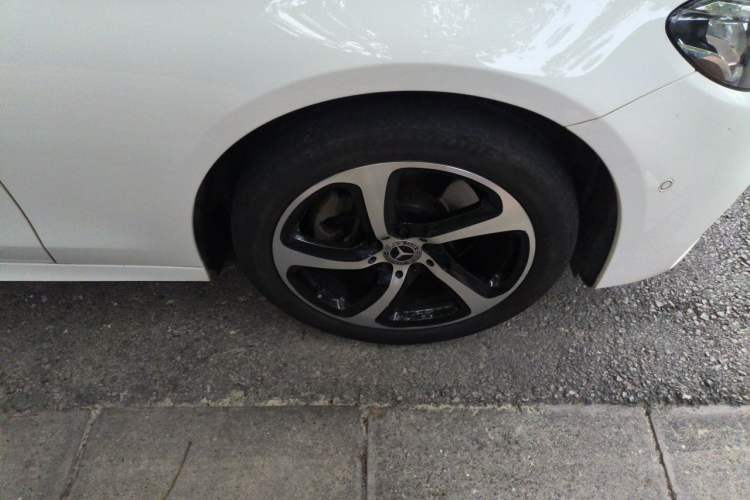Used Mercedes-Benz E-Class 2017 Facelift E 200 Sport 4MATIC Right Front Wheel Hub