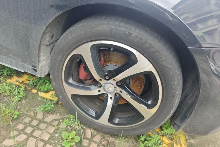 Used Mercedes-Benz E-Class 2017 E 200 L Sport 4MATIC Right Front Wheel Hub
