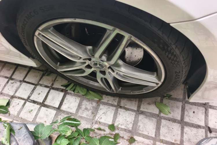Used Mercedes-Benz E-Class 2017 E 200 Coupe Right Front Wheel Hub