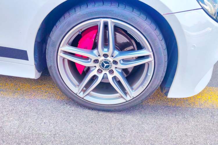 Used Mercedes-Benz E-Class 2017 E 200 Coupe Right Front Wheel Hub