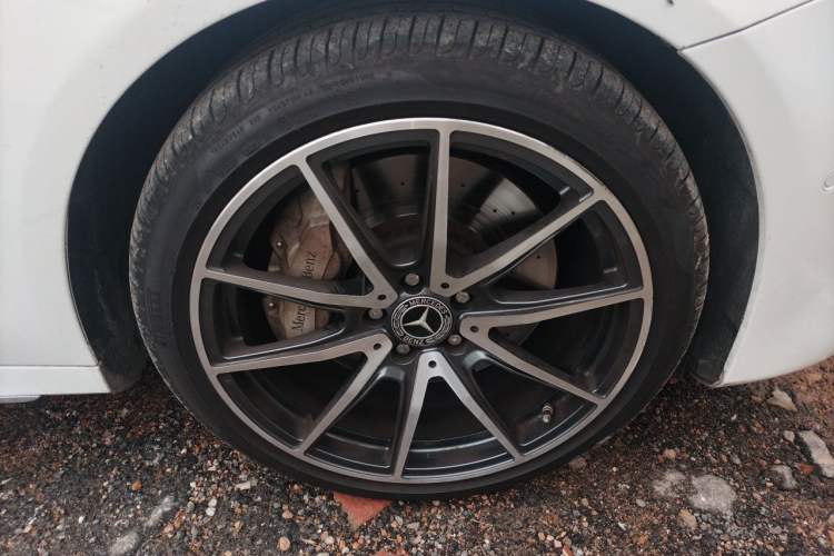 Used Mercedes-Benz E-Class 2017 E 320 L Sport 4MATIC Right Front Wheel Hub