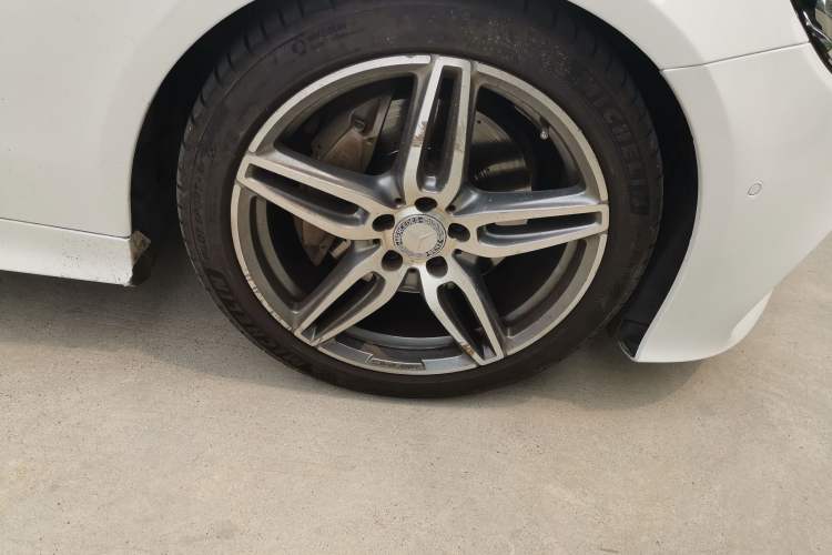 Used Mercedes-Benz E-Class 2017 E 200 Coupe Right Front Wheel Hub