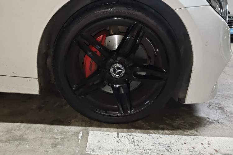 Used Mercedes-Benz E-Class 2017 E 200 Coupe Right Front Wheel Hub