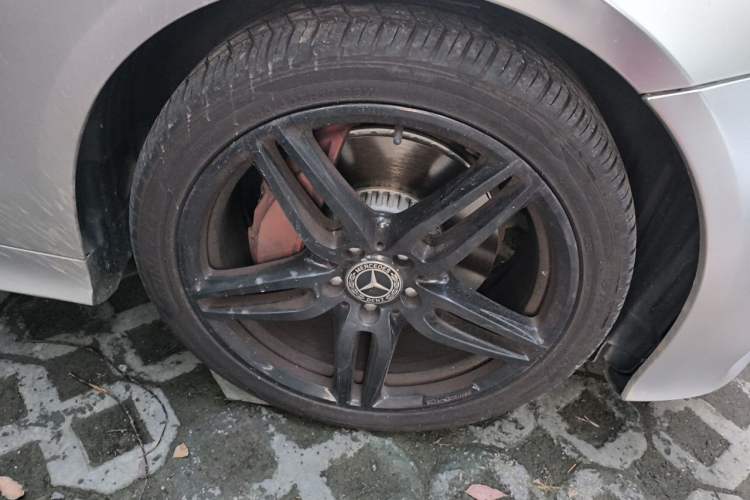 Used Mercedes-Benz E-Class 2017 E 200 Coupe Right Front Wheel Hub