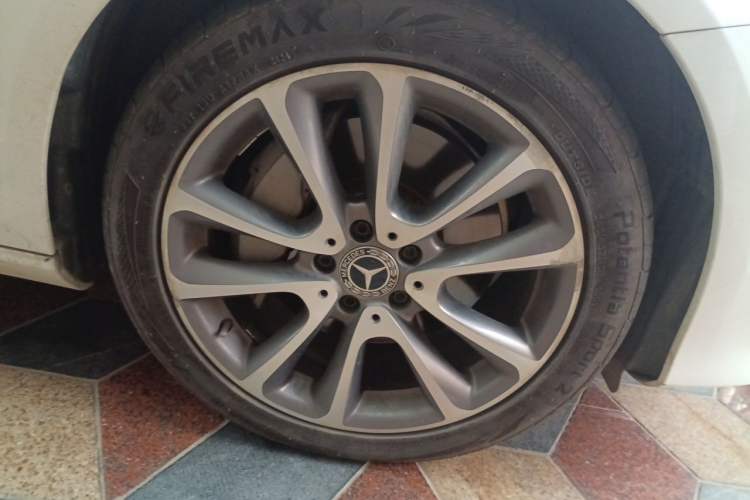 Used Mercedes-Benz E-Class 2017 E 300 L Luxury Model Right Front Wheel Hub