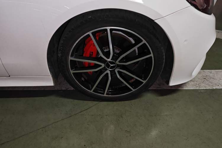 Used Mercedes-Benz E-Class 2017 E 200 Coupe Right Front Wheel Hub