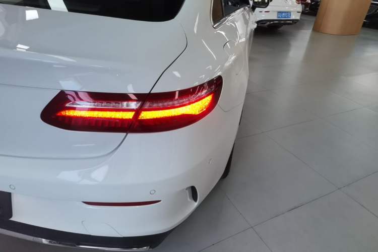 Used Mercedes-Benz E-Class 2017 E 200 Coupe Right Rear Taillight