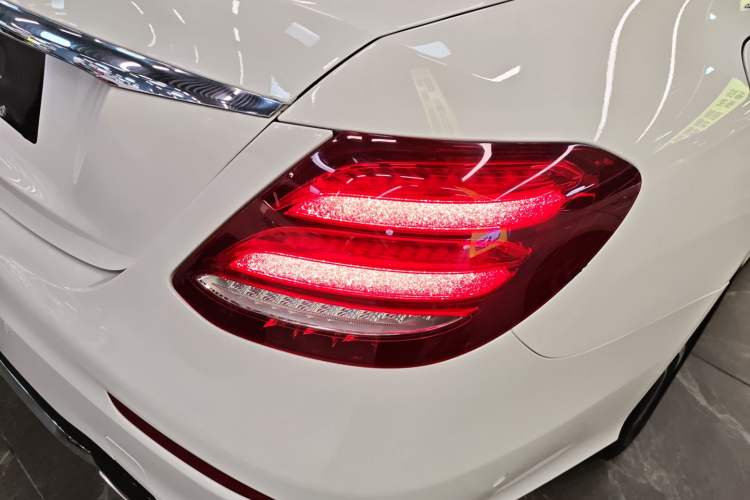 Used Mercedes-Benz E-Class 2017 E 300 L Sporty and Stylish Model Right Rear Taillight