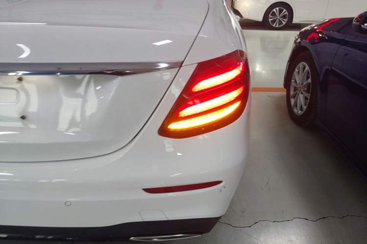 Used Mercedes-Benz E-Class 2017 E 200 Sport 4MATIC Right Rear Taillight