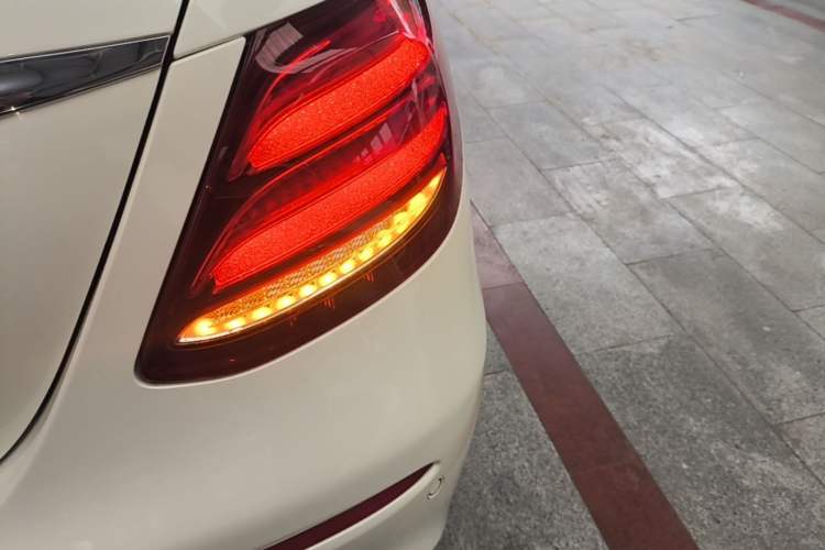 Used Mercedes-Benz E-Class 2017 E 300 L Sport Luxury Edition Right Rear Taillight