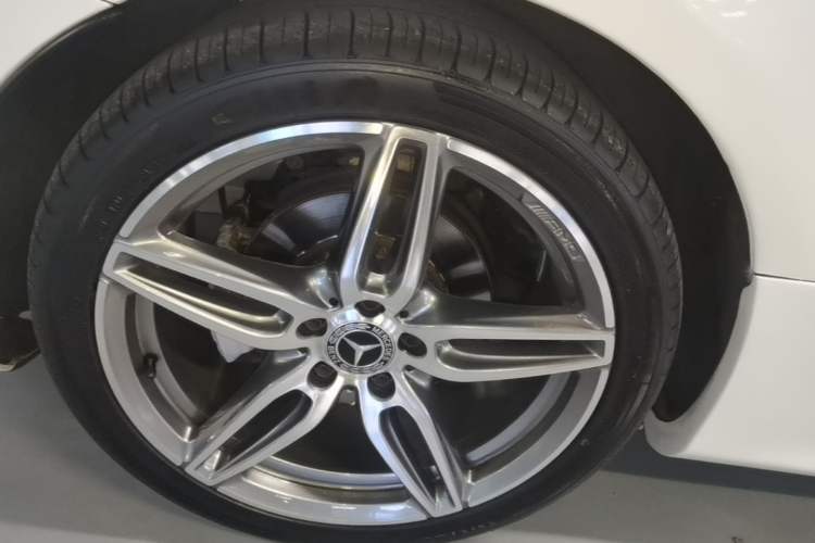 Used Mercedes-Benz E-Class 2017 E 200 Coupe Right Rear Wheel Hub