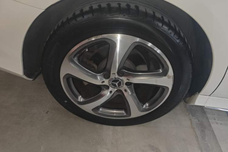 Used Mercedes-Benz E-Class 2017 E 300 L Sport Luxury Edition Right Rear Wheel Hub