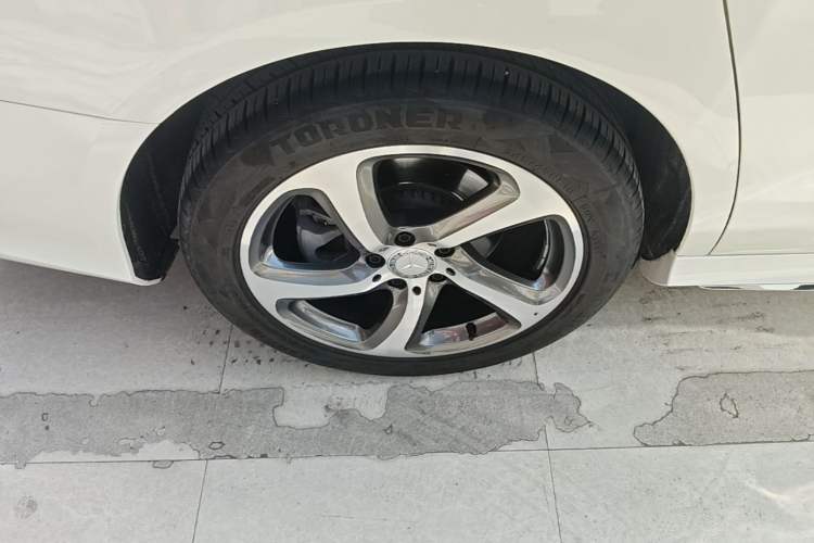 Used Mercedes-Benz E-Class 2017 E 200 L Sport 4MATIC Right Rear Wheel Hub