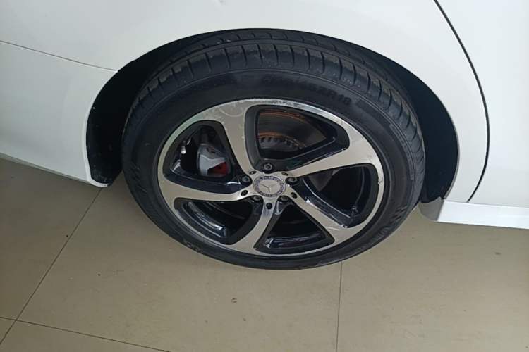 Used Mercedes-Benz E-Class 2017 E 200 Sport Right Rear Wheel Hub