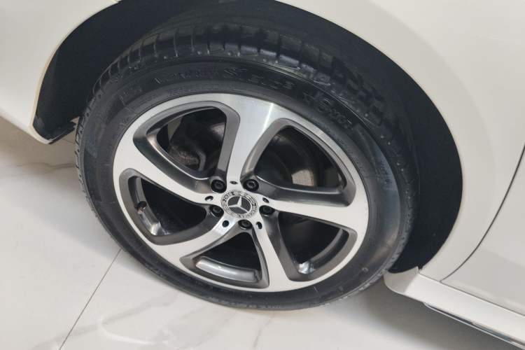 Used Mercedes-Benz E-Class 2017 E 200 L Sport 4MATIC Right Rear Wheel Hub