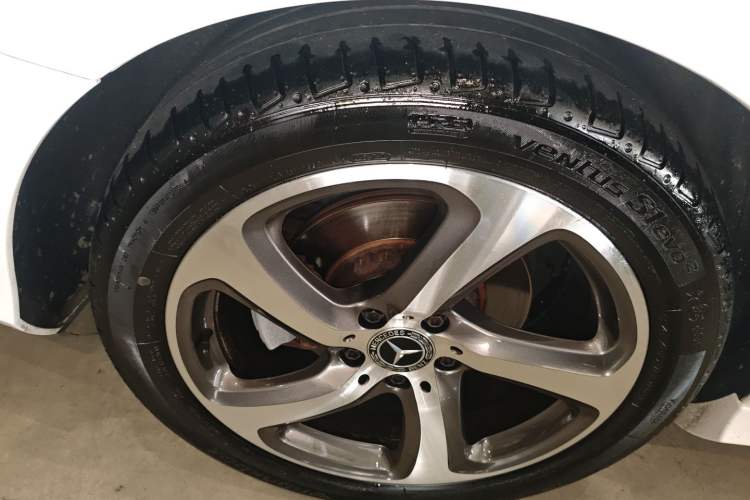 Used Mercedes-Benz E-Class 2017 E 200 L Sport 4MATIC Right Rear Wheel Hub