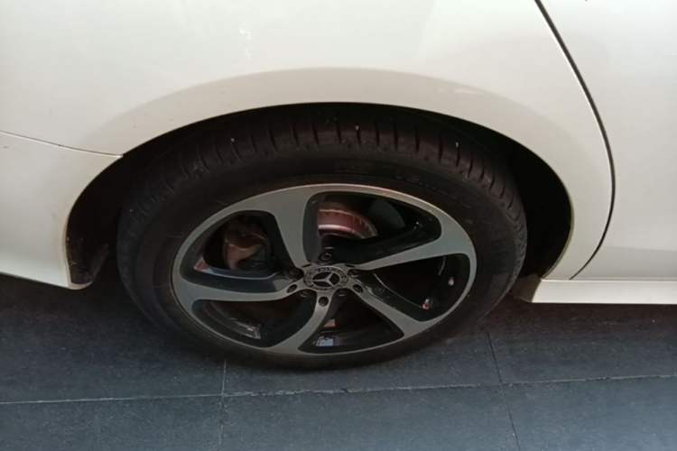 Used Mercedes-Benz E-Class 2017 E 200 Sport Right Rear Wheel Hub