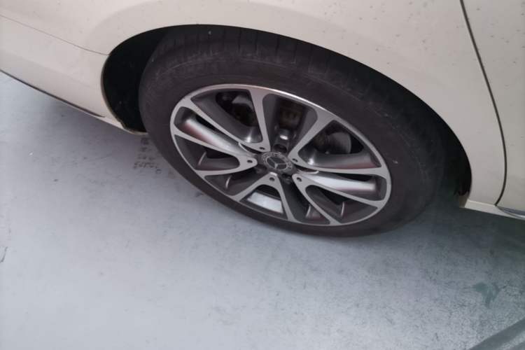 Used Mercedes-Benz E-Class 2017 E 300 L Luxury Model Right Rear Wheel Hub
