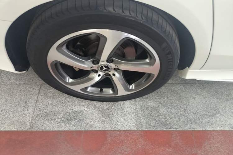 Used Mercedes-Benz E-Class 2017 E 300 L Sport Luxury Edition Right Rear Wheel Hub