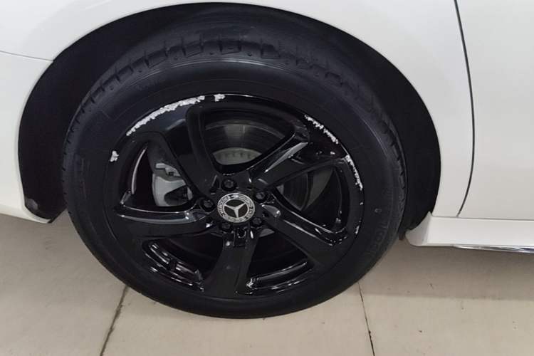 Used Mercedes-Benz E-Class 2017 E 300 L Sporty and Stylish Model Right Rear Wheel Hub