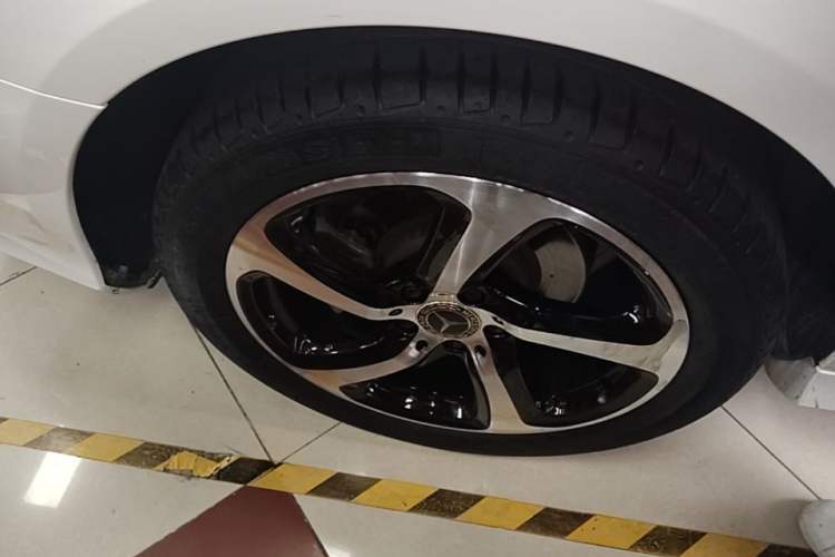 Used Mercedes-Benz E-Class 2017 E 200 Sport Right Rear Wheel Hub