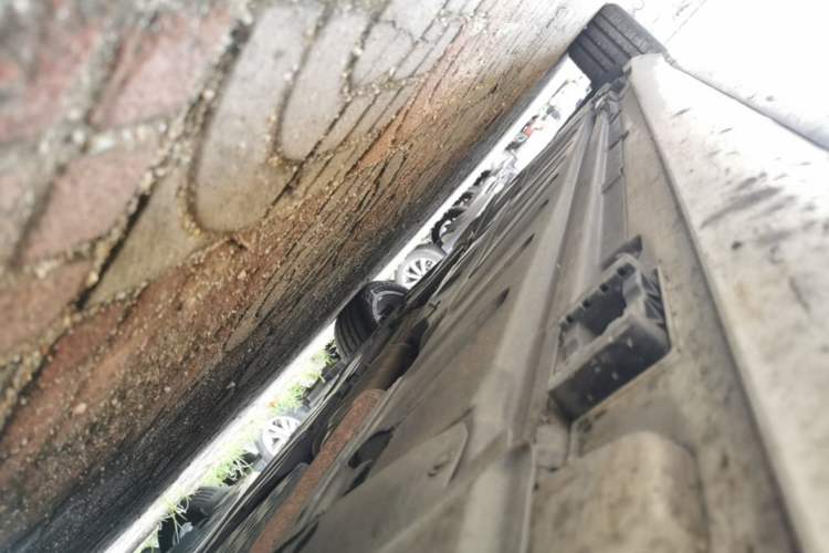 Used Mercedes-Benz E-Class 2017 E 300 L Sport Luxury Edition Right Side Sill