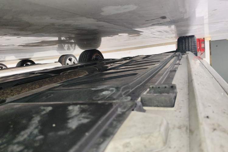 Used Mercedes-Benz E-Class 2017 E 200 L Sport 4MATIC Right Side Sill