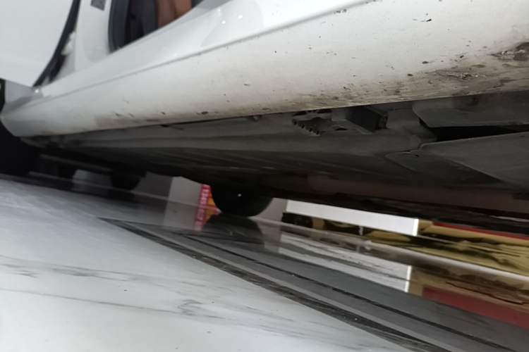 Used Mercedes-Benz E-Class 2017 E 200 Sport Right Side Sill