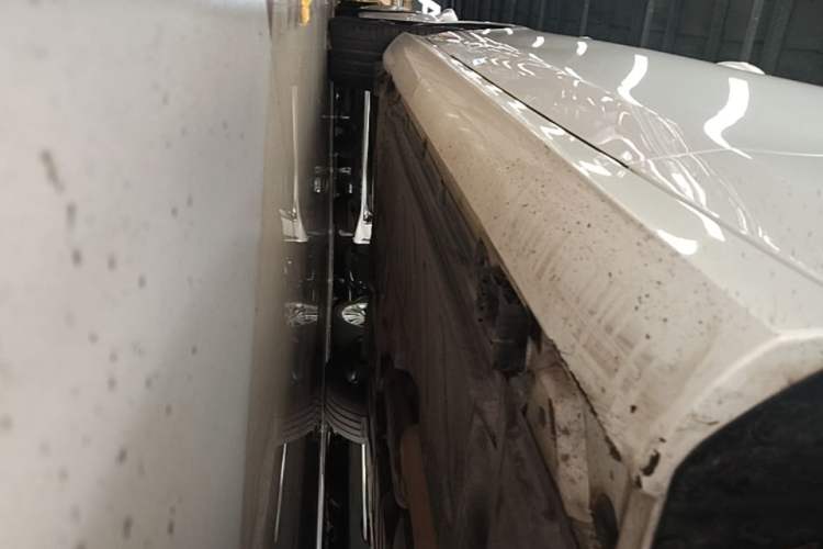 Used Mercedes-Benz E-Class 2017 E 200 Sport Right Side Sill
