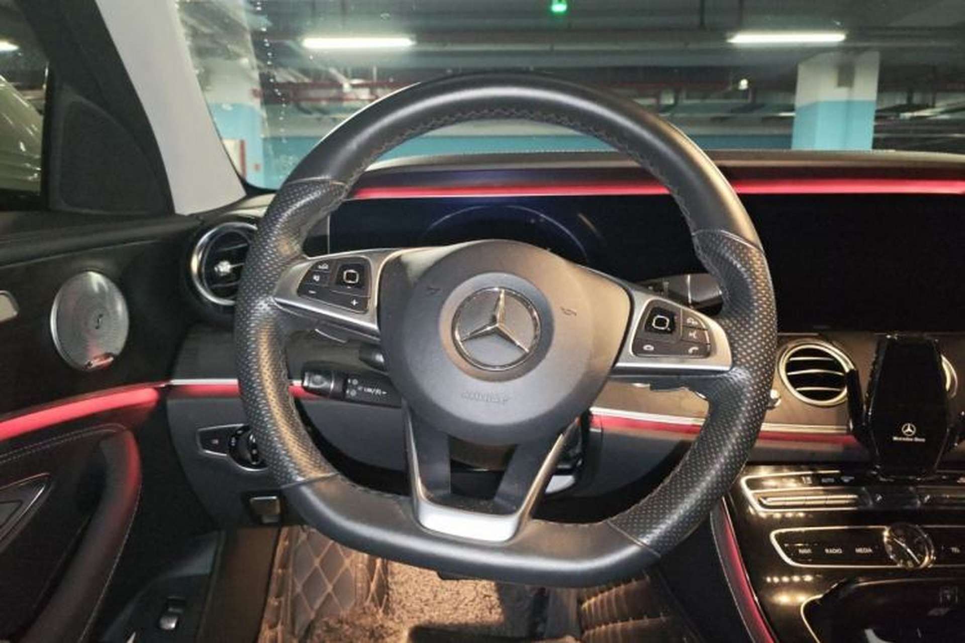 Used Mercedes-Benz E-Class 2017 E 300 L Sport Luxury Edition Steering Wheel