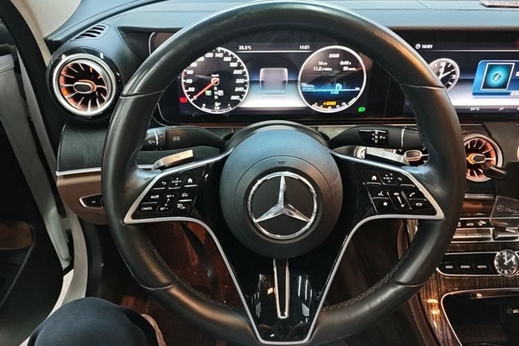 Used Mercedes-Benz E-Class 2017 E 300 L Sport Luxury Edition Steering Wheel