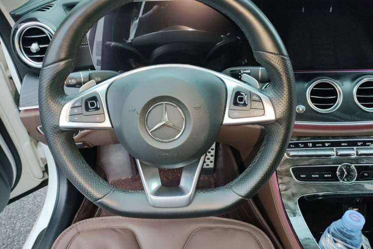 Used Mercedes-Benz E-Class 2017 E 300 L Sport Luxury Edition Steering Wheel