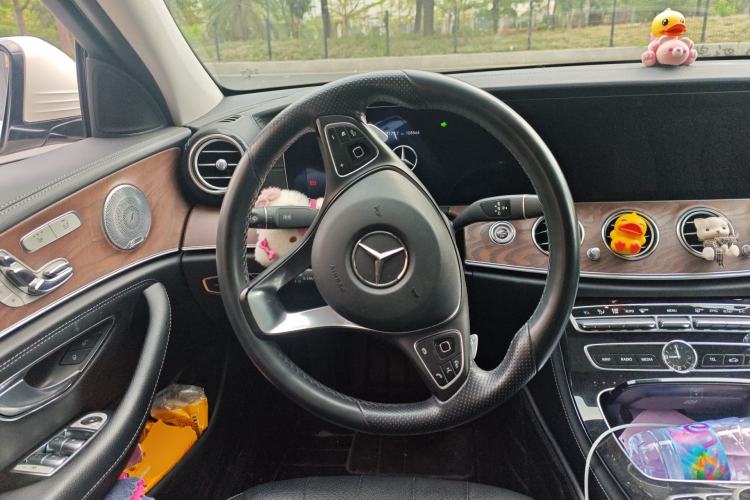 Used Mercedes-Benz E-Class 2017 E 300 L Luxury Model Steering Wheel
