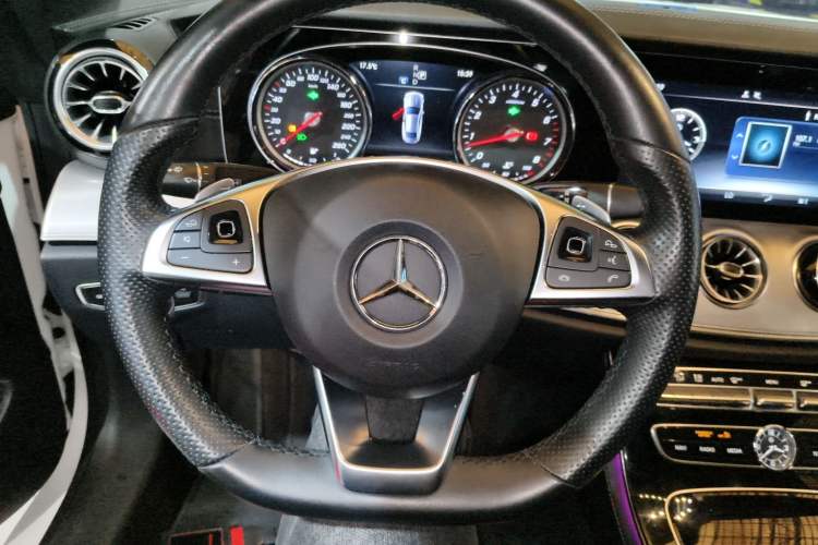 Used Mercedes-Benz E-Class 2017 E 200 4MATIC Coupe Steering Wheel
