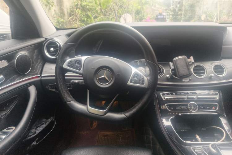 Used Mercedes-Benz E-Class 2017 E 200 L Sport 4MATIC Steering Wheel