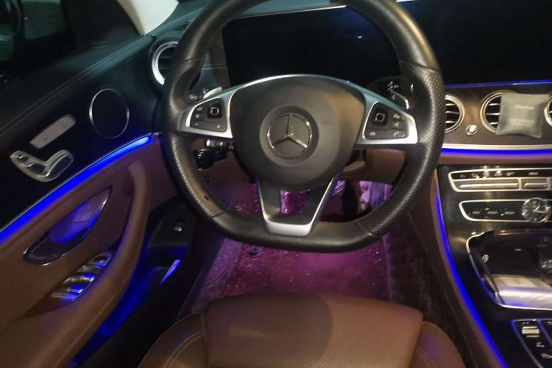 Used Mercedes-Benz E-Class 2017 E 200 L Sport 4MATIC Steering Wheel