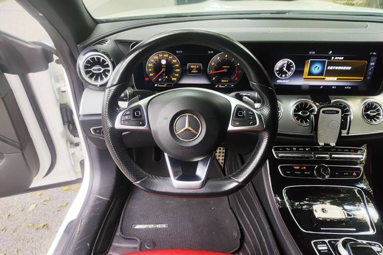 Used Mercedes-Benz E-Class 2017 E 200 4MATIC Coupe Steering Wheel