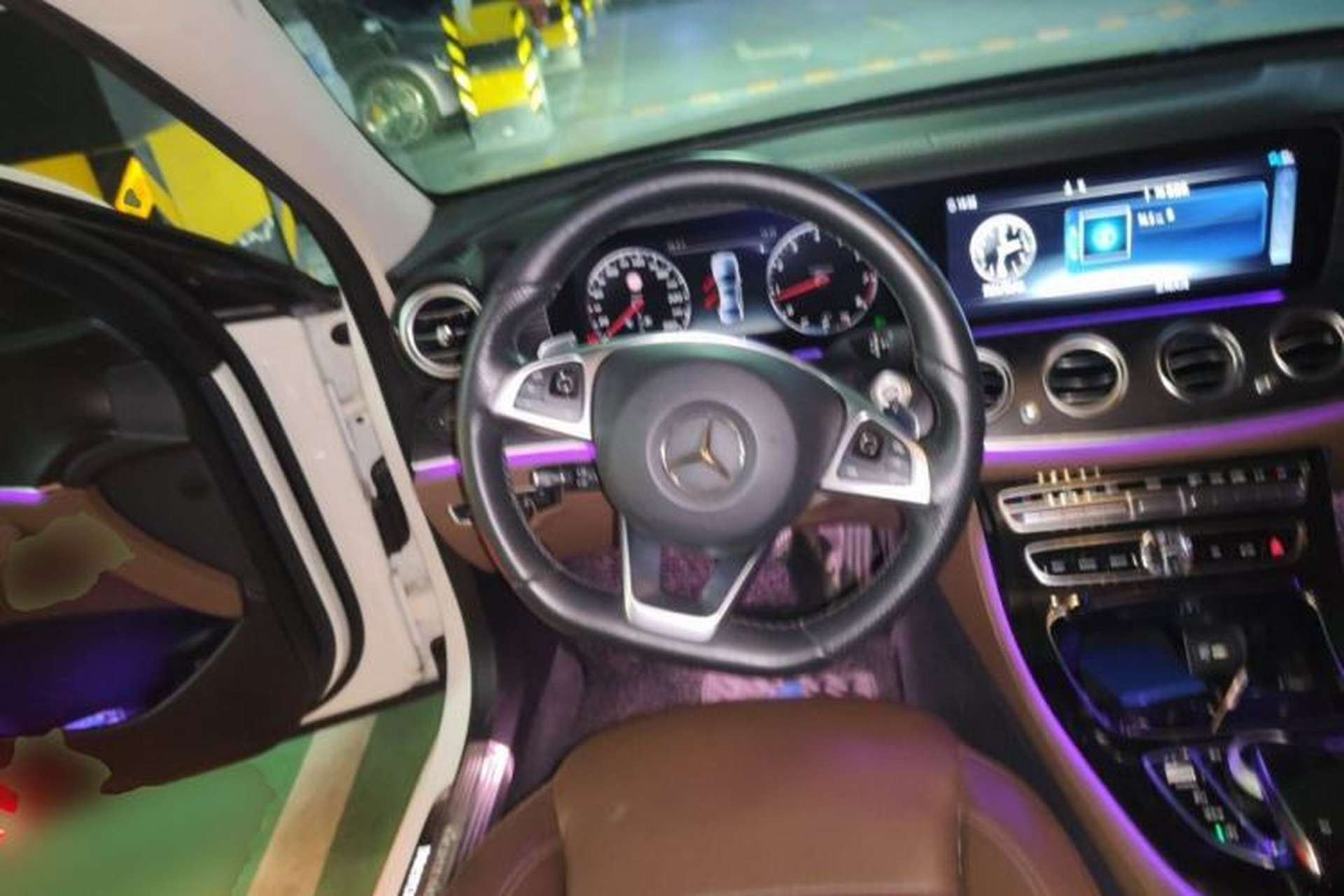 Used Mercedes-Benz E-Class 2017 E 300 L Sport Luxury Edition Steering Wheel
