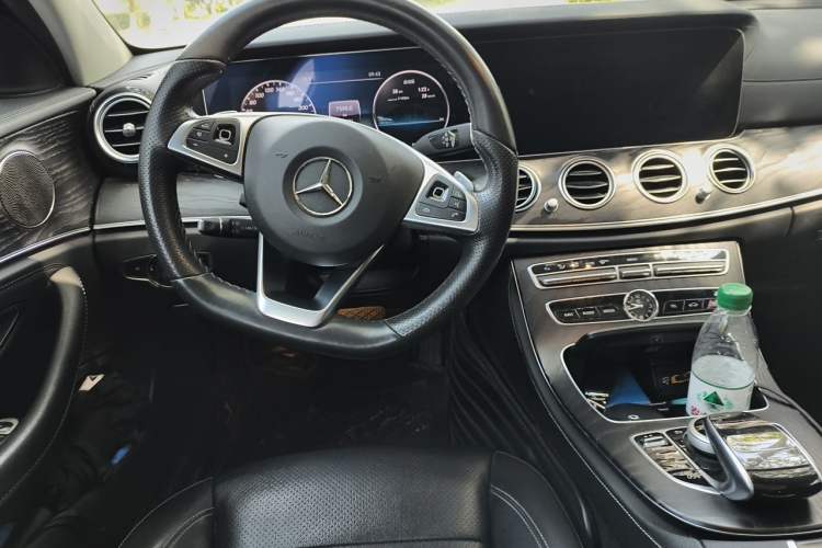 Used Mercedes-Benz E-Class 2017 E 300 L Sport Luxury Edition Steering Wheel
