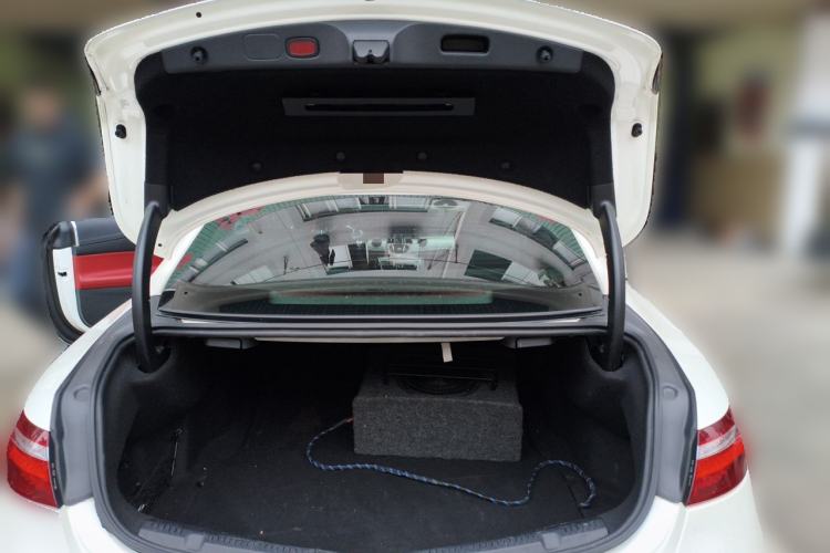 Used Mercedes-Benz E-Class 2017 E 200 4MATIC Coupe Trunk