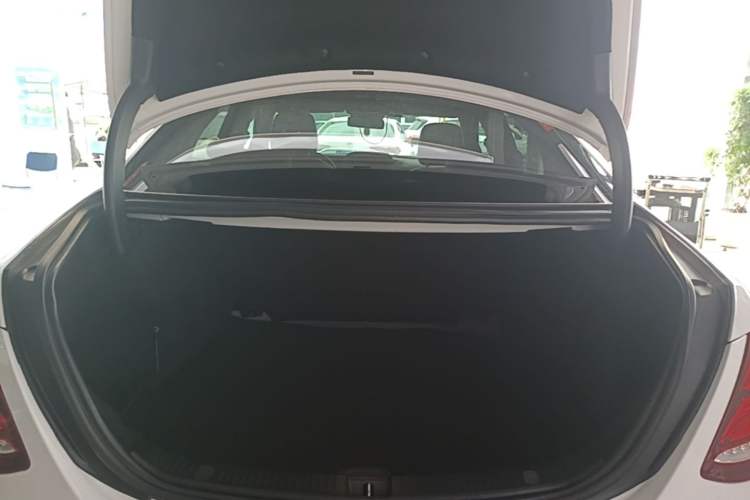 Used Mercedes-Benz E-Class 2017 E 200 Sport Trunk
