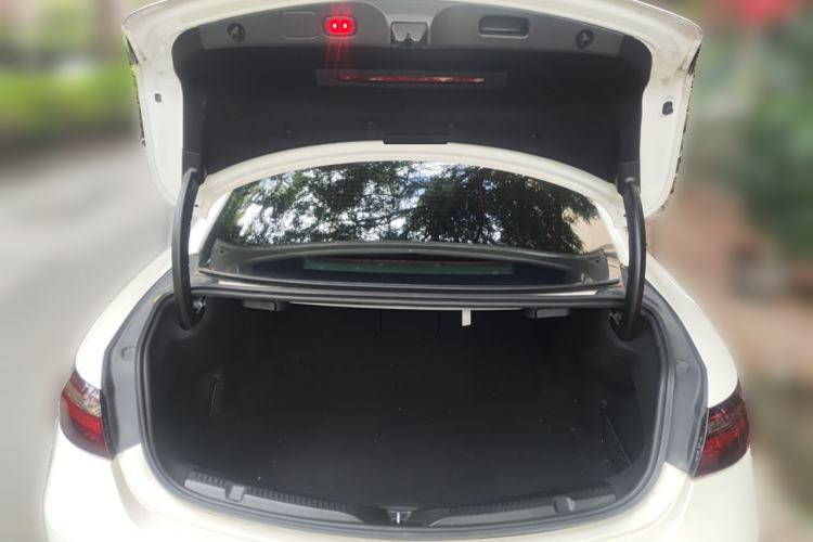 Used Mercedes-Benz E-Class 2017 E 200 4MATIC Coupe Trunk